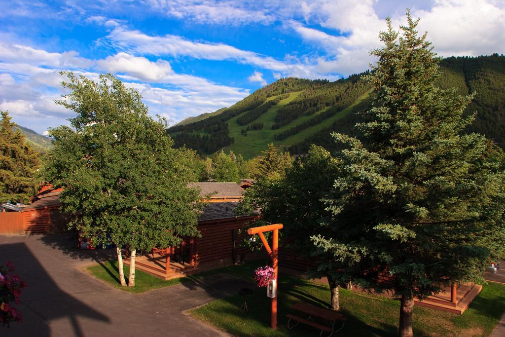 Cowboy Village Resort Jackson Exterior photo